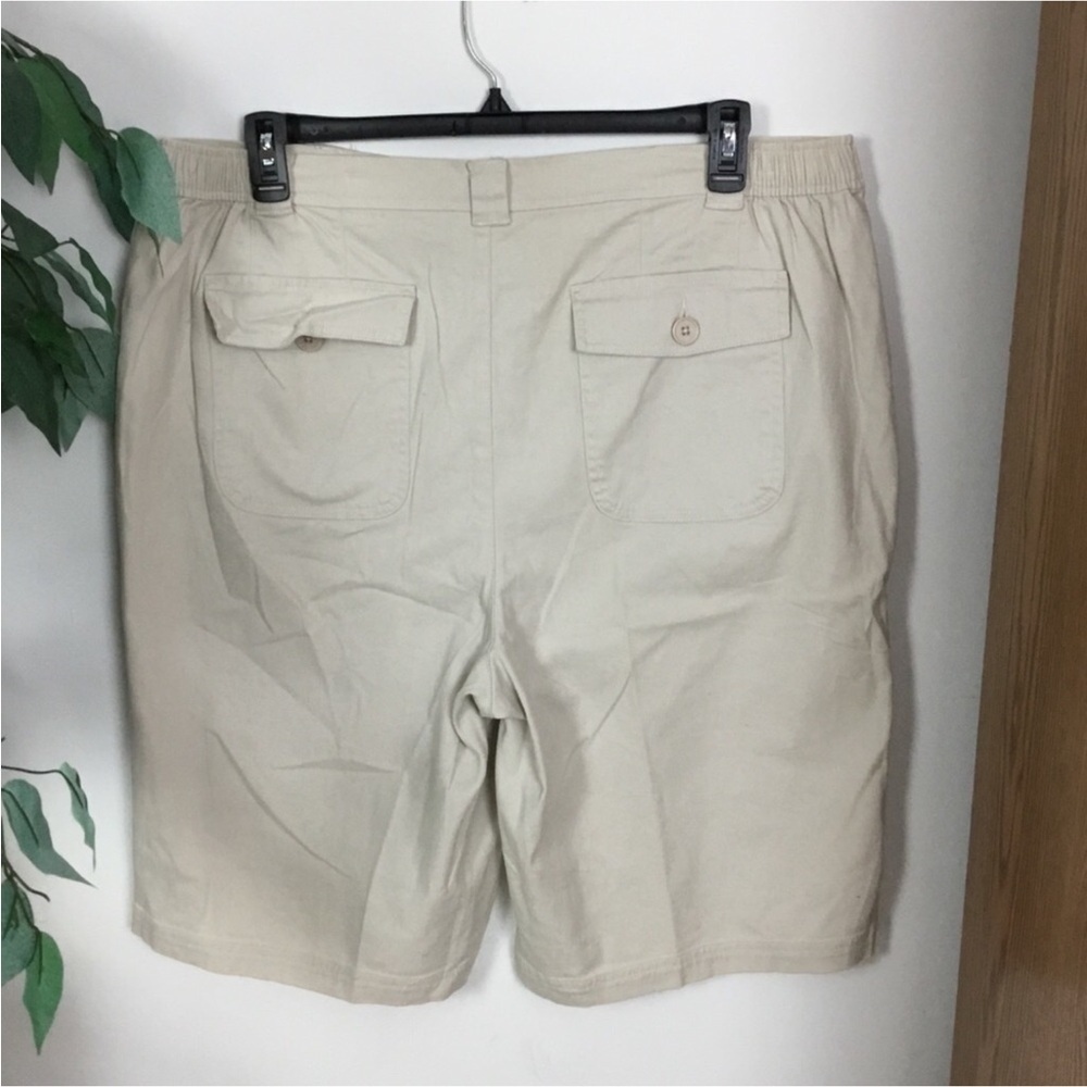 Bobbi Brooks Stretch beige bermuda shorts Woman’s size 2X (20-22) - Picture 11 of 12